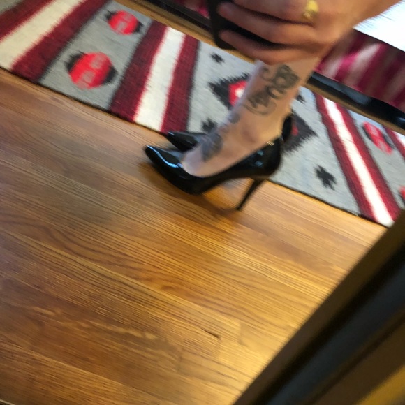 Pointed toe patent leather heels - Picture 2 of 6